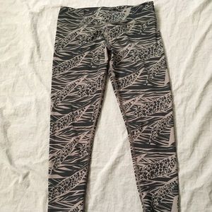 Zumba Fitness Gray Safari Leggings Sz Small